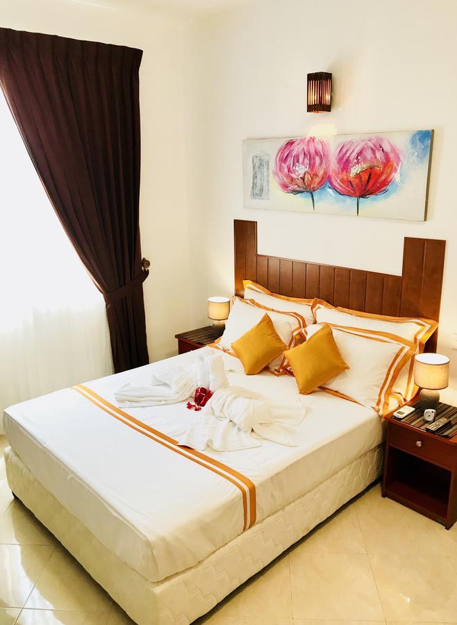 Ceylon Pearlwing Resort Негомбо Экстерьер фото